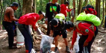 pendakian gunung gede pangrango ditutup karena sampah